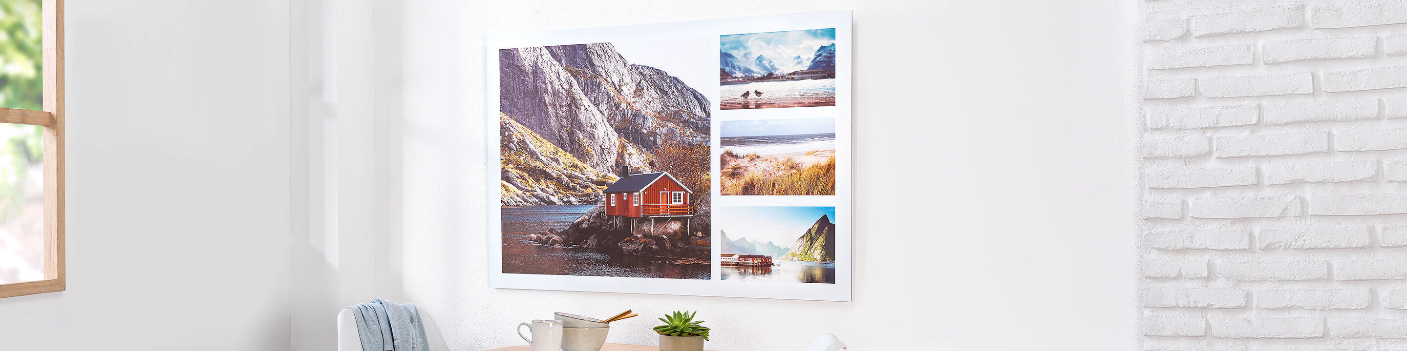 Vægmaleri med bjergsøer og rødt hus i naturen, omgivet af fotomomenter