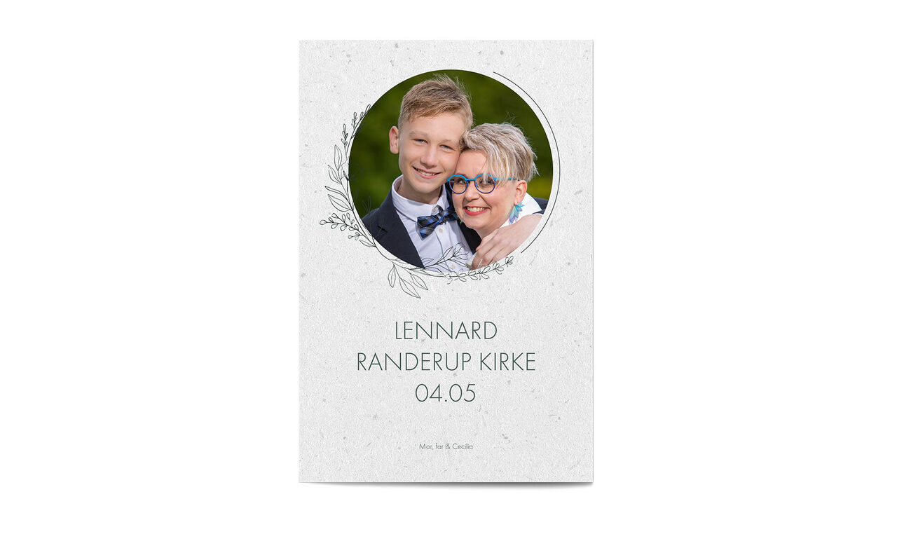 Et smukt design til en invitation til kirsebærfesten med en rund fotoudskæring, floral mønster og festlig tekst.