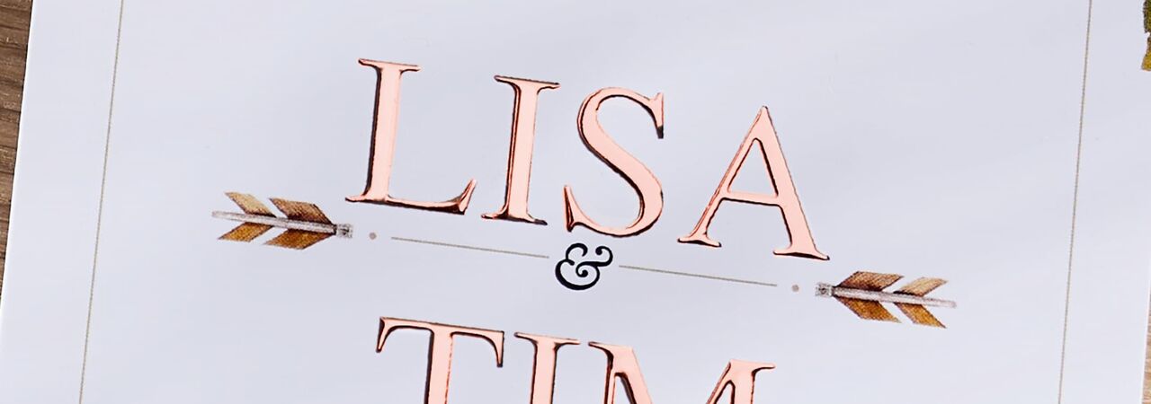 Smuk invitation til bryllup fra Lisa og Tim.