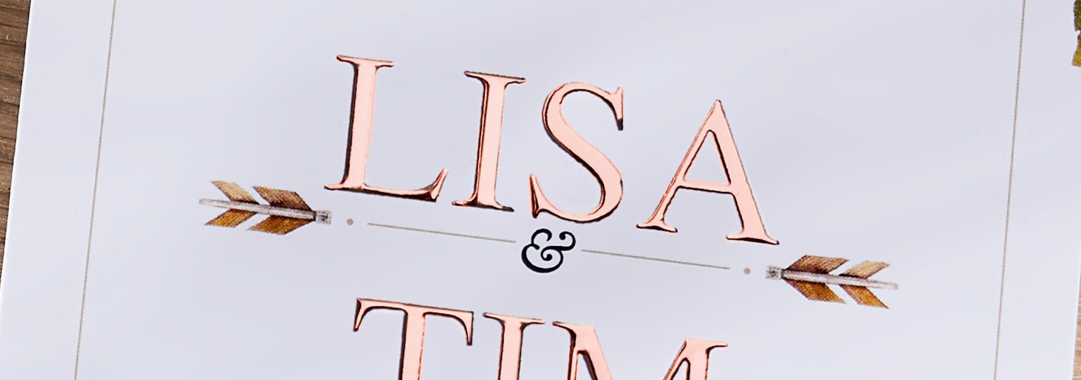 Smuk invitation til bryllup fra Lisa og Tim.