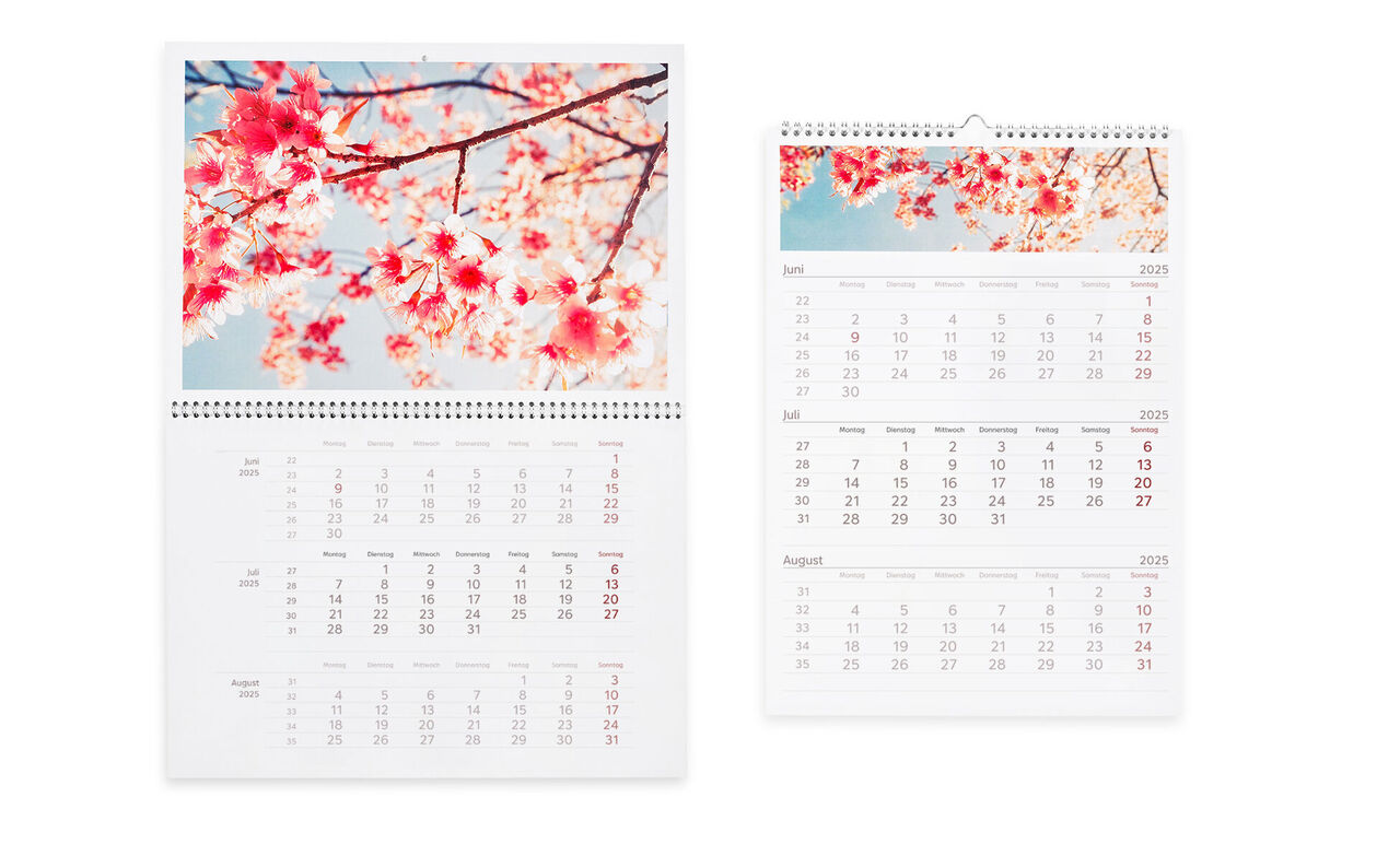 CEWE Fotokalender med smukke kirsebærblomster og kalenderblade.
