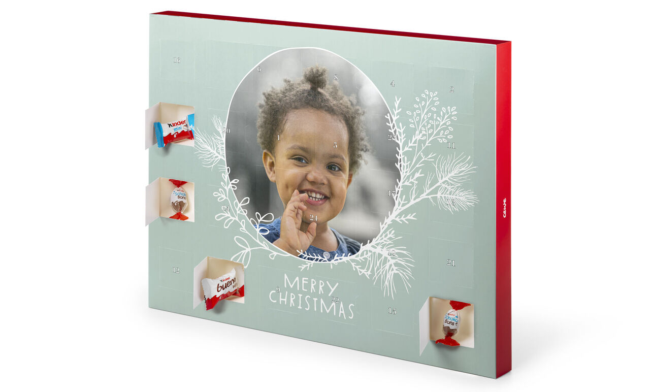 Adventskalender med Merry Christmas tryck och tackklistermärken.