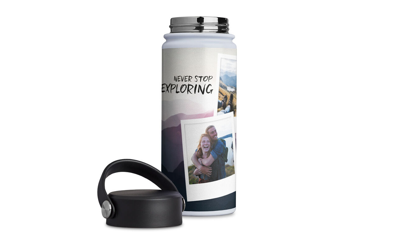 En personlig vandflaske med fotos og teksten 'Never Stop Exploring'