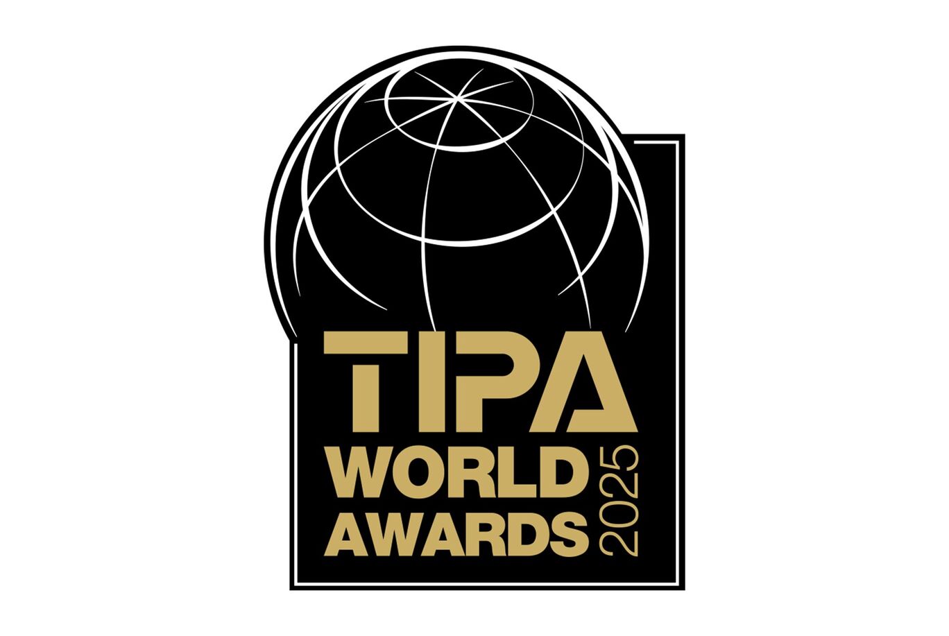 TIPA World Awards 2025 logo i guld og sort, der viser en skinnende globe.