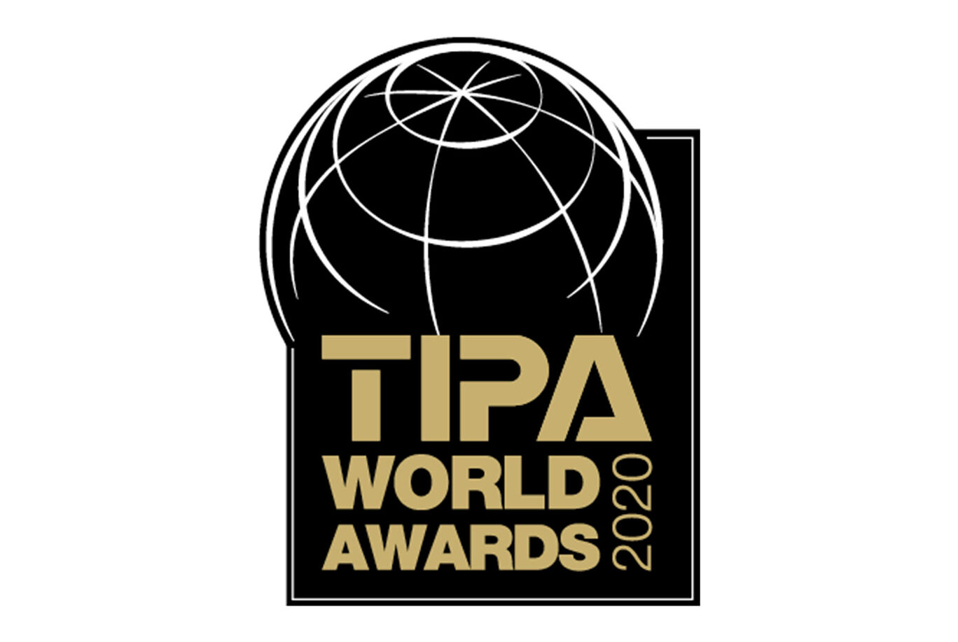 Logo for TIPA World Awards 2020 med globus symbol